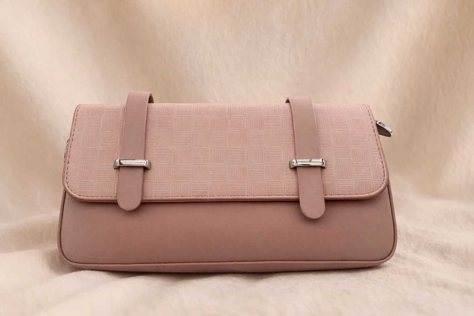 Majexia Blush Pink Textured Flap Handbag – Elegant Everyday Shoulder Bag