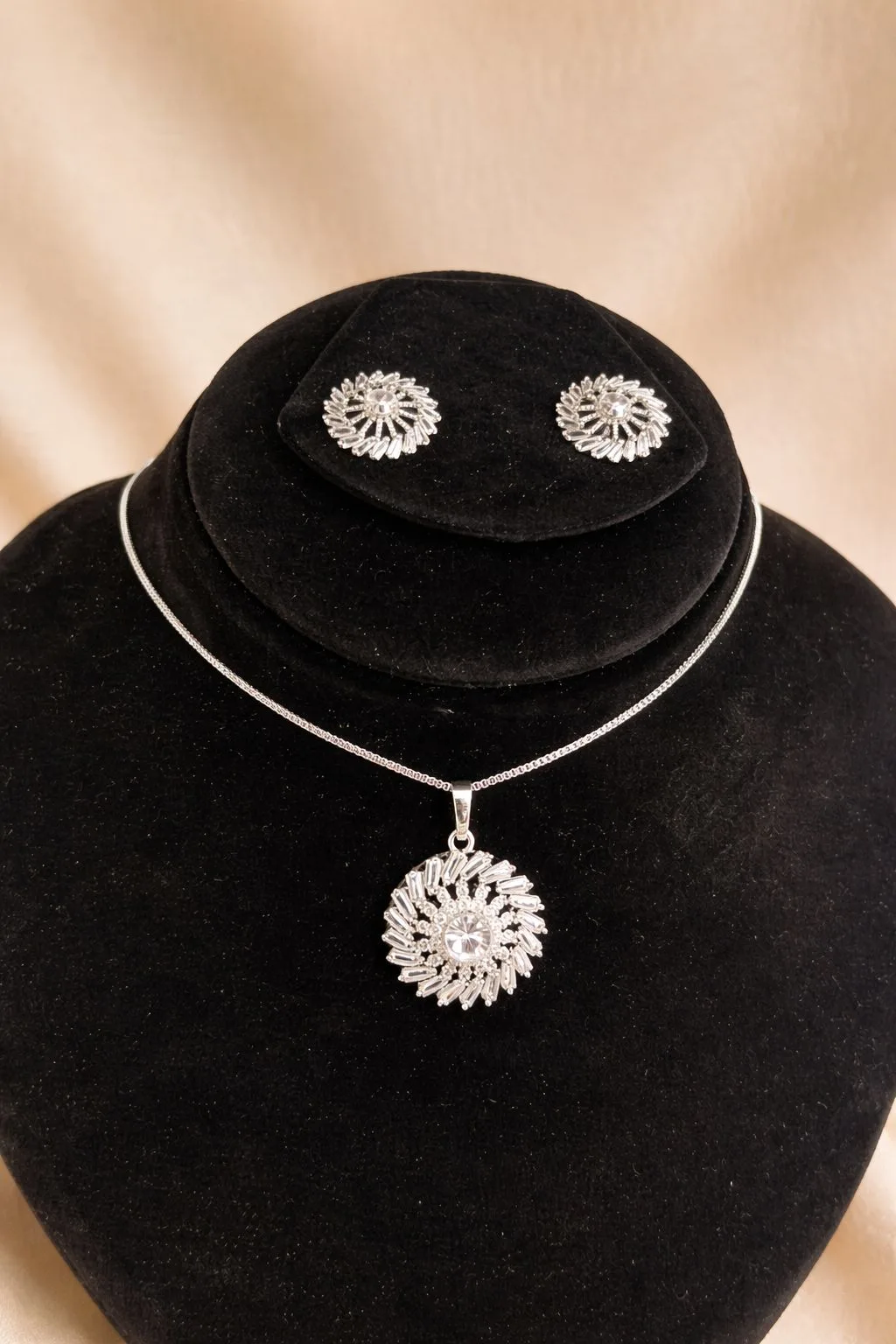 Majexia Silver Sunburst Crystal Pendant & Earrings Set