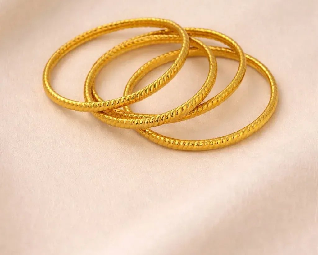 Majexia Classic Gold Bangles Set