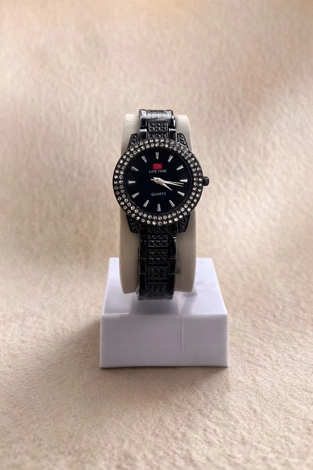 Majexia Watche – Black Diamond Signature